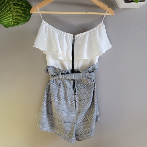 Strapless 50s Style Romper - Picture 2 of 5